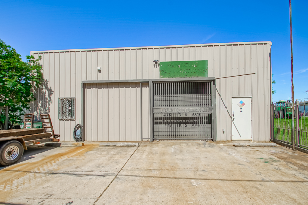 Best Warehouse Location in NOLA!, 438 Iris Avenue, Jefferson, LA 70121