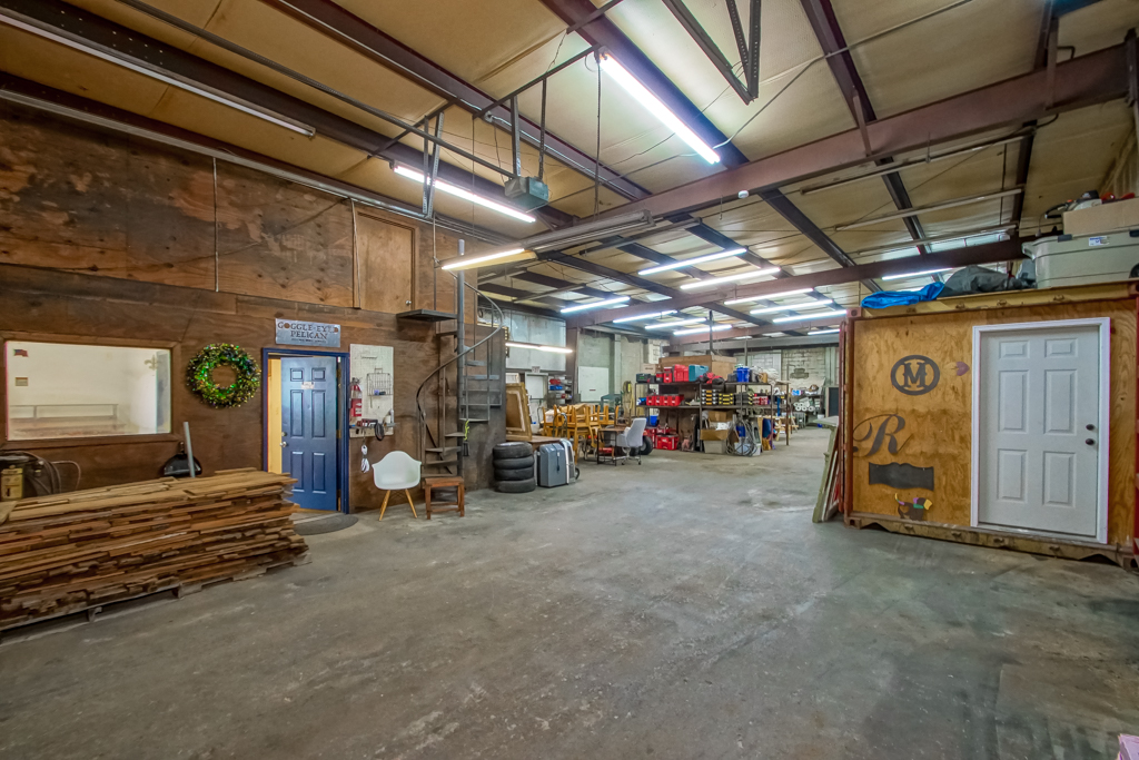 Best Warehouse Location in NOLA!, 438 Iris Avenue, Jefferson, LA 70121