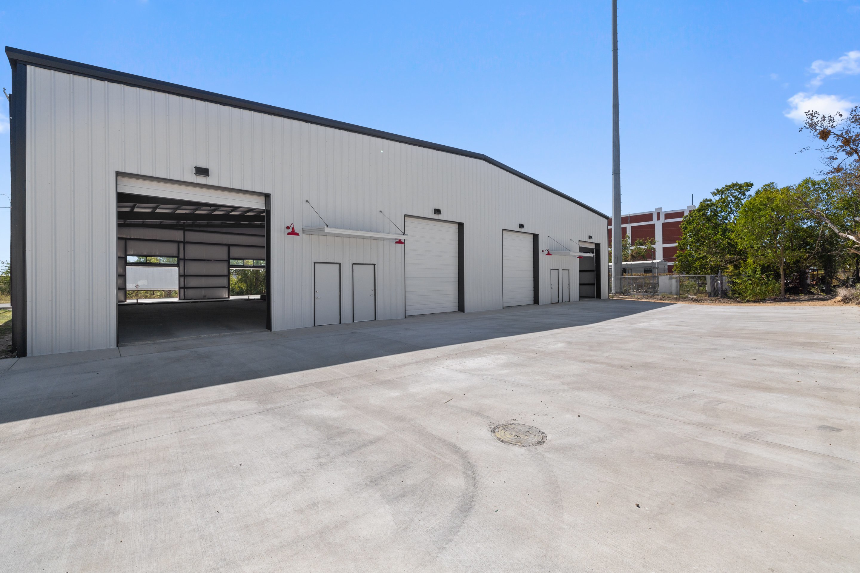 Flex Warehouse Space, 202 West 1st Street, Taylor, TX 76574