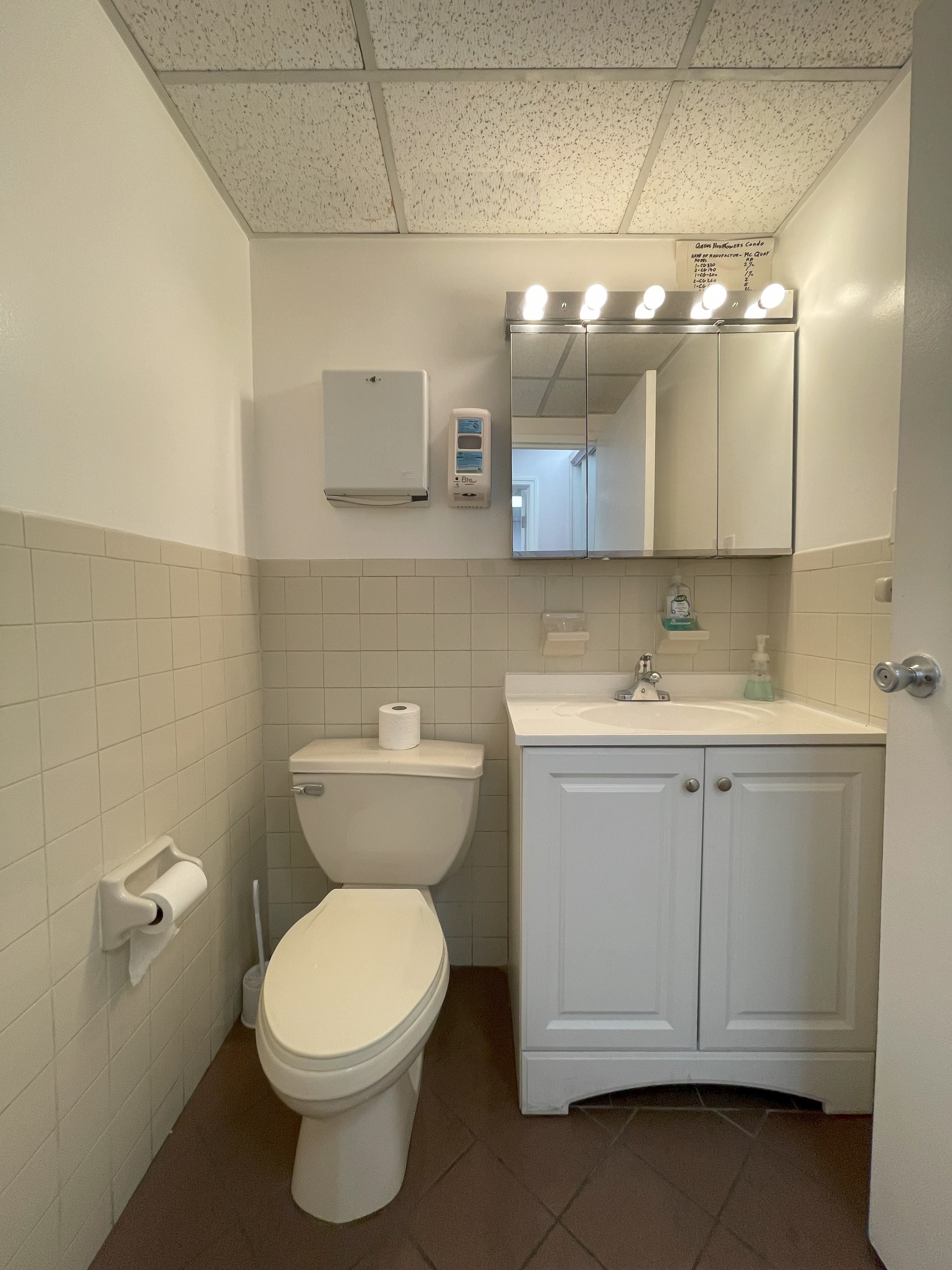 92-29 Queens Blvd 1G, 92-29 Queens Boulevard, Queens, NY 11374