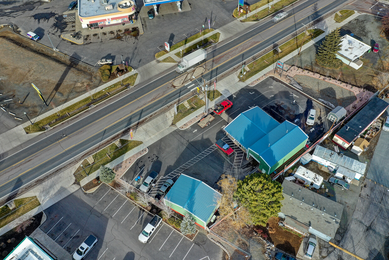 Cruz-In Carwash, 1225 U.S. 97, Madras, OR 97741