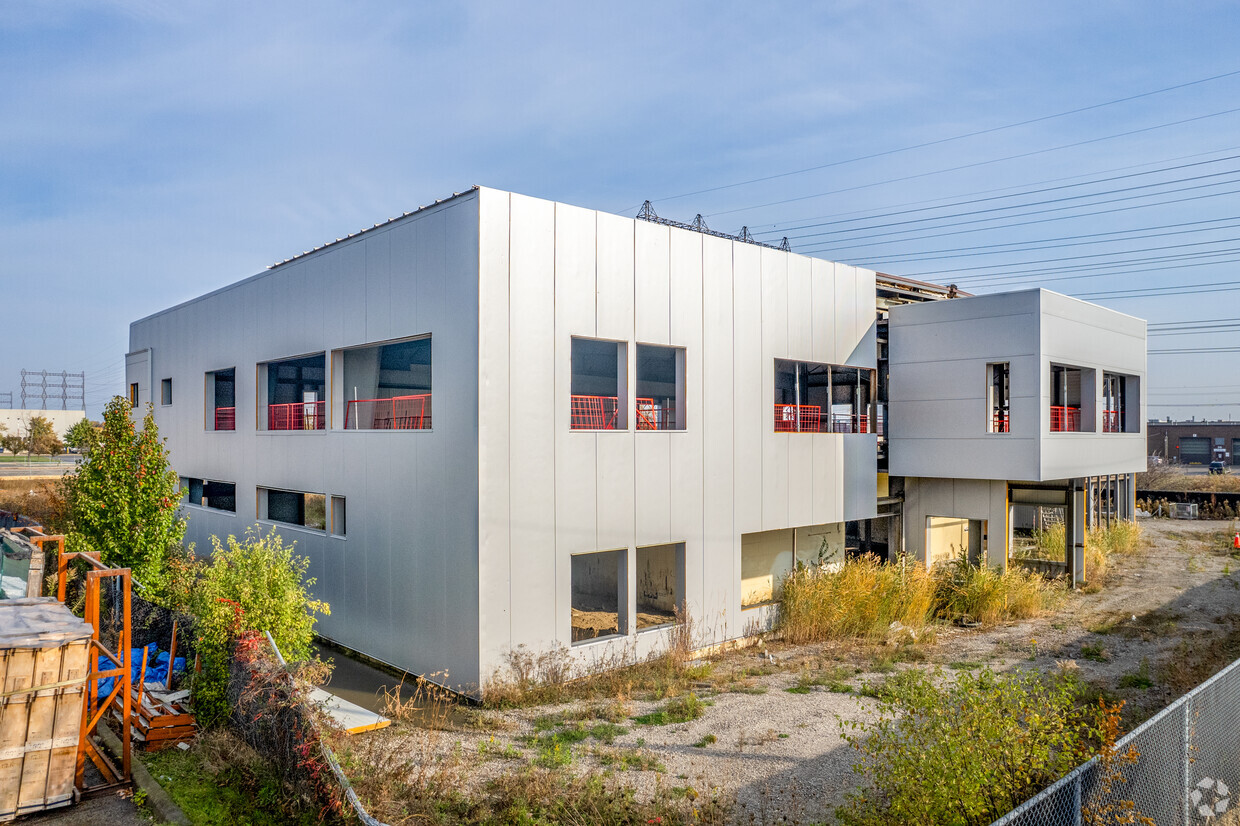 10 Vice Regent Blvd, 10 Vice Regent Boulevard, Toronto, ON M9W 7A4, Canada