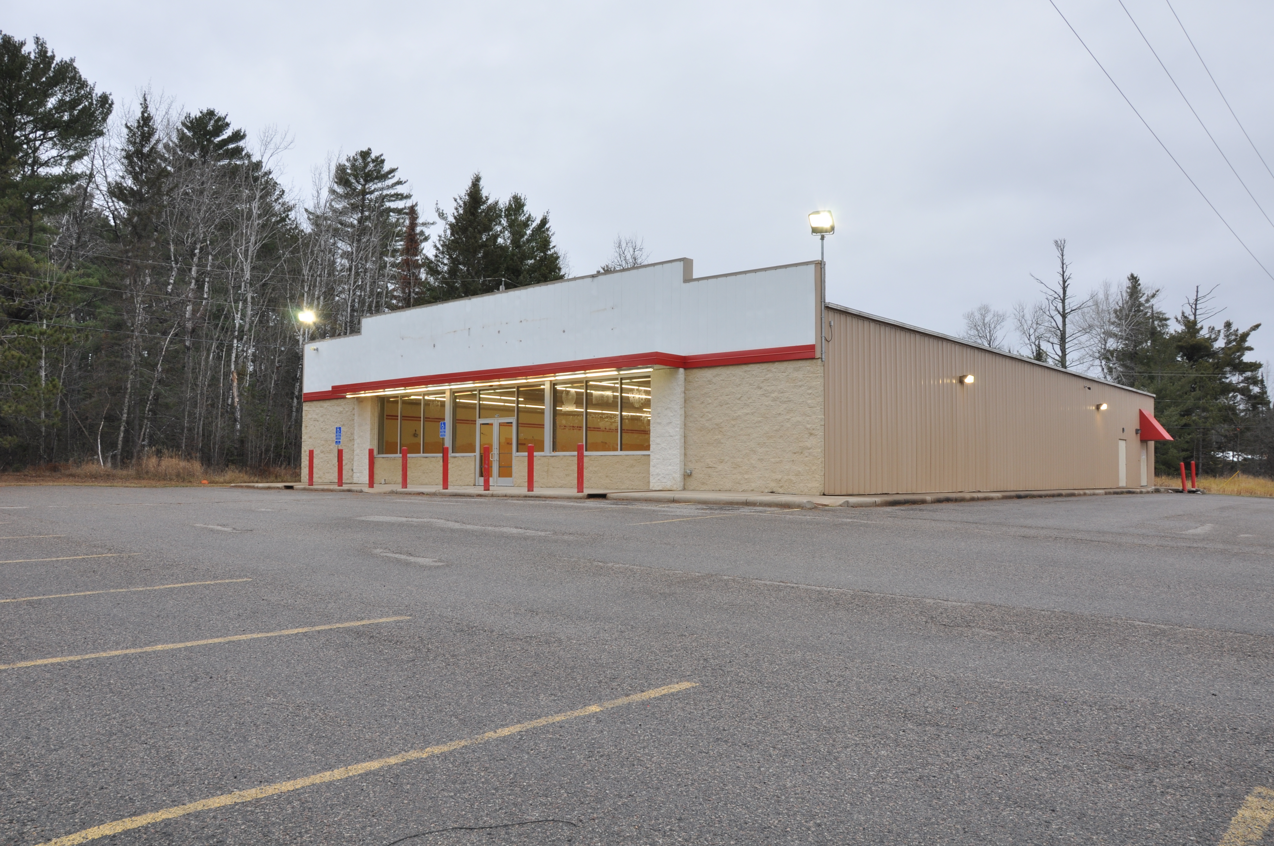 704 West 3rd Avenue North, Aurora, MN 55705