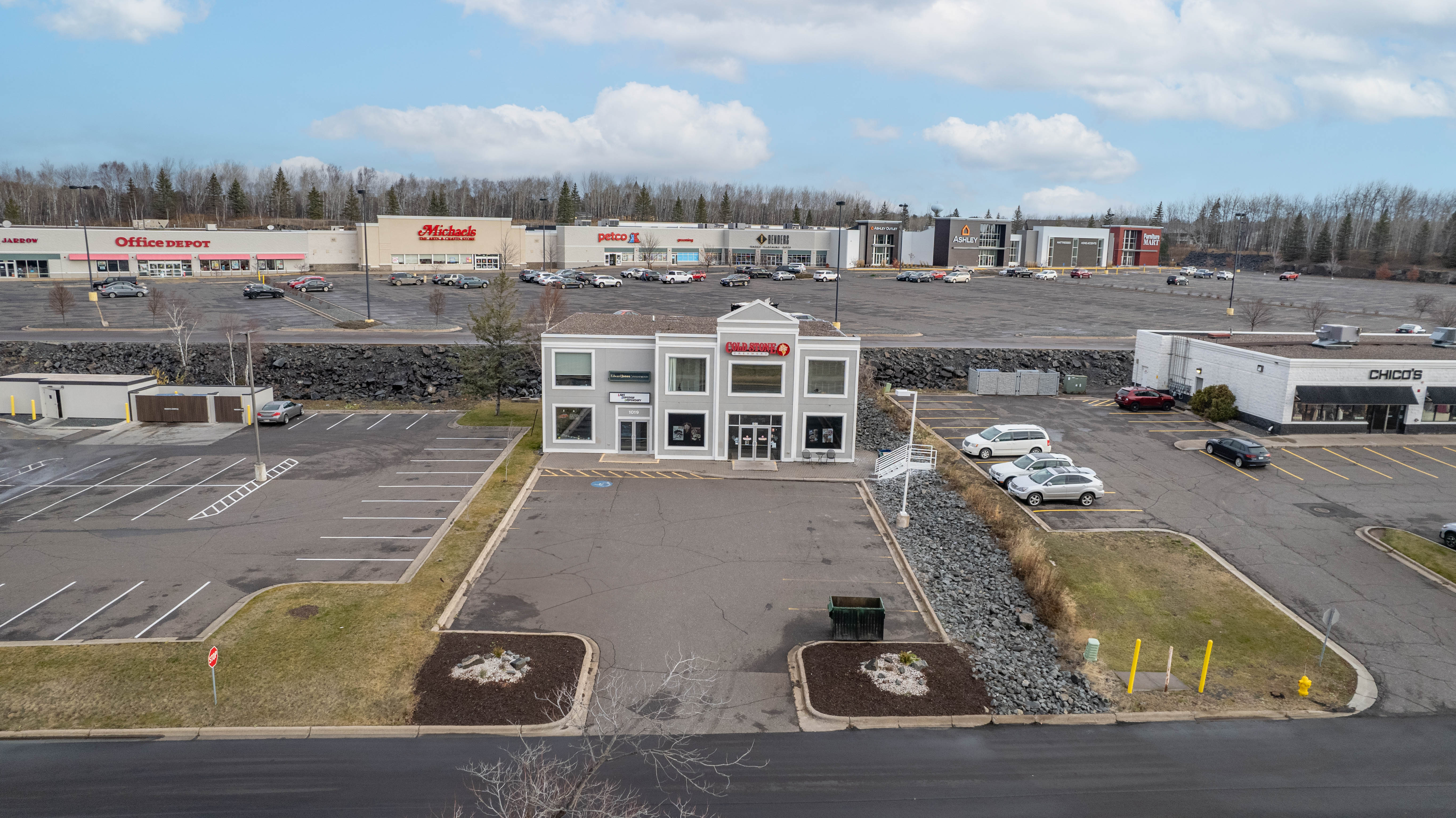 1017 W Central Entrance Duluth, MN 55811, 1017 West Central Entrance, Duluth, MN 55811