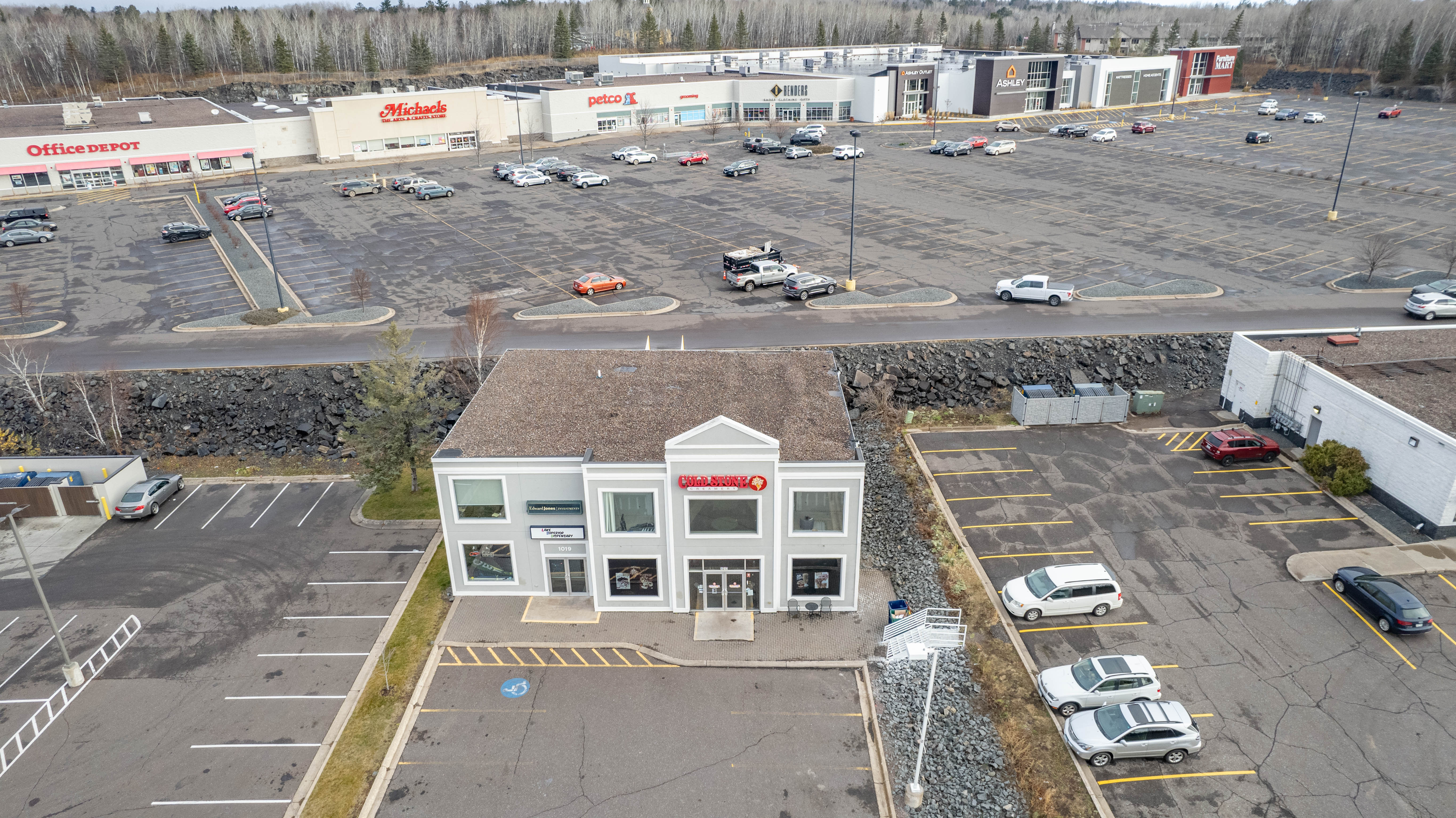 1017 W Central Entrance Duluth, MN 55811, 1017 West Central Entrance, Duluth, MN 55811
