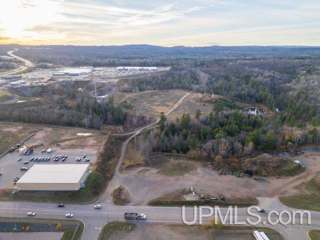 725 Co Rd HQ, Marquette, MI 49855