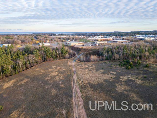 725 Co Rd HQ, Marquette, MI 49855