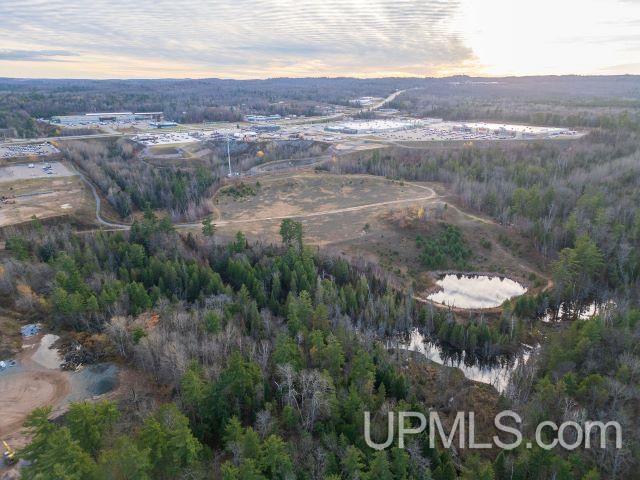 725 Co Rd HQ, Marquette, MI 49855