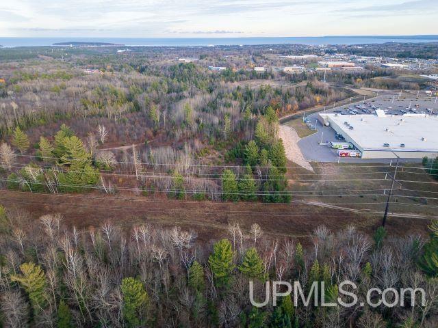 725 Co Rd HQ, Marquette, MI 49855