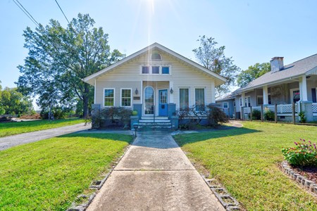 310 E King St