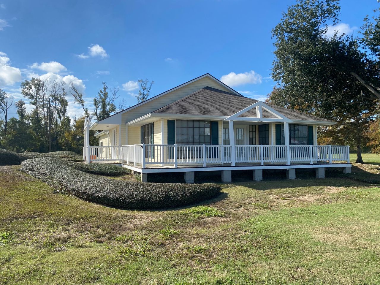 669 Belle Terre Blvd Newly Renovated Office, 669 Belle Terre Boulevard, LaPlace, LA 70068