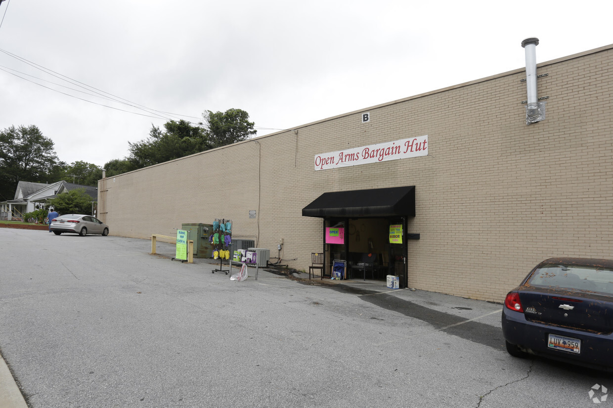 817 E Main St, Easley, SC 29640, 817 East Main Street, Easley, SC 29640