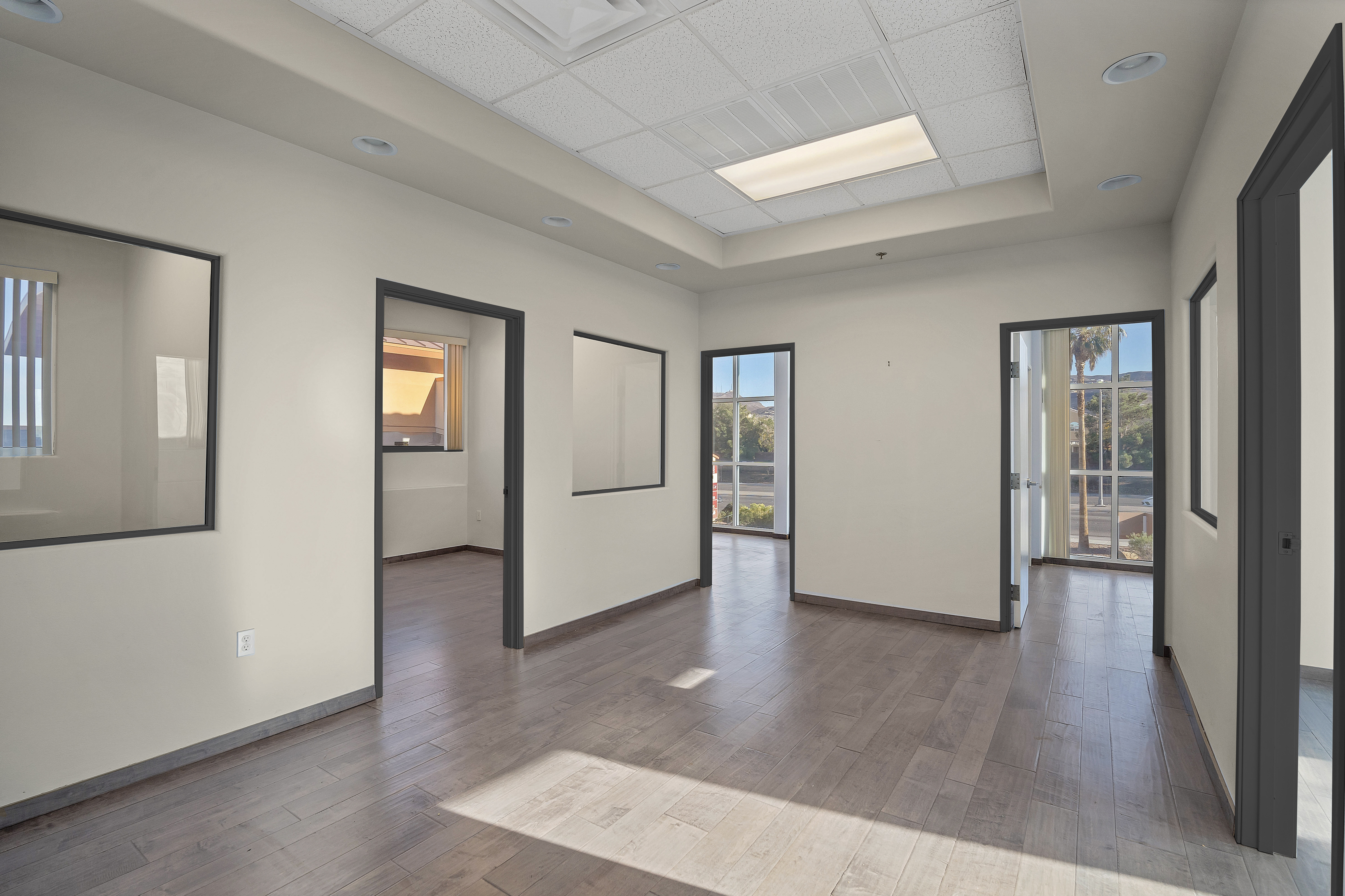 Mixed Use on Horizon ridge, 1510 West Horizon Ridge Parkway, Henderson, NV 89012