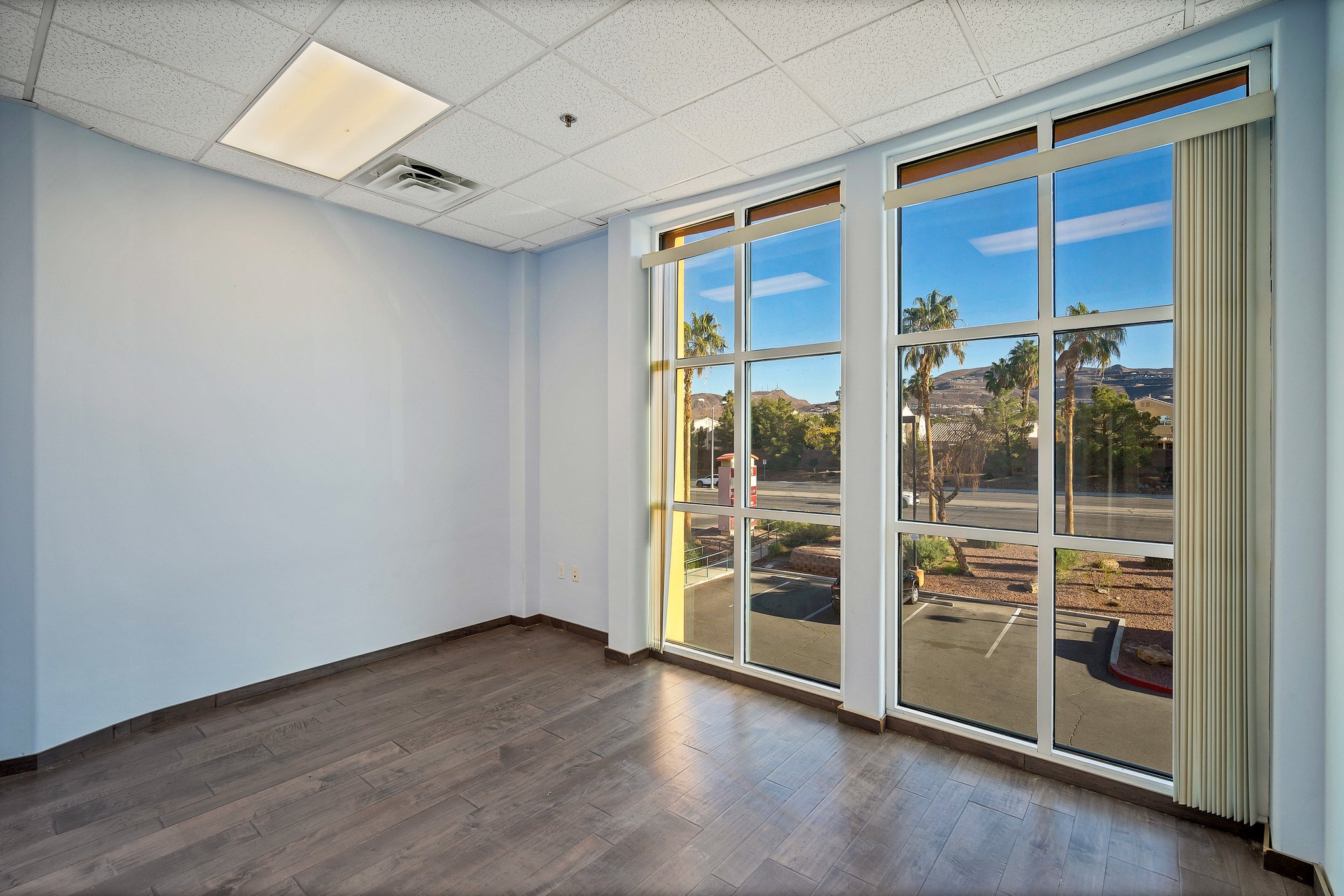 Mixed Use on Horizon ridge, 1510 West Horizon Ridge Parkway, Henderson, NV 89012