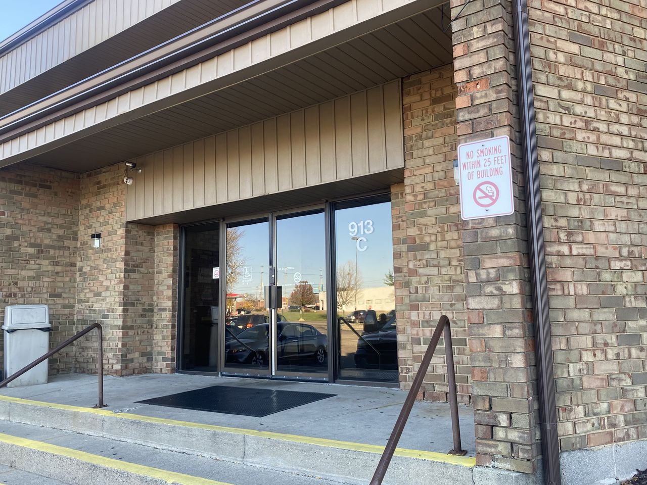 For Lease: Non-Profit and Community Focus Office Building Lansing, 913 West Holmes Road, Lansing, MI 48910