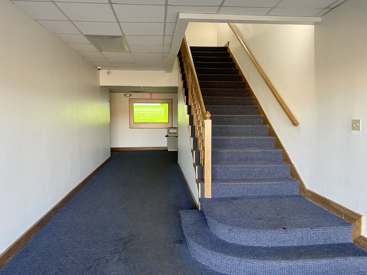 For Lease: Non-Profit and Community Focus Office Building Lansing, 913 West Holmes Road, Lansing, MI 48910