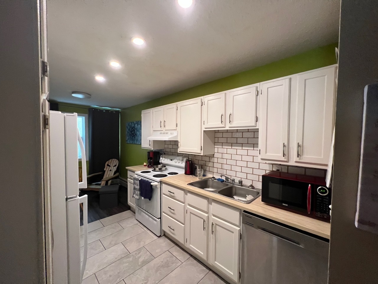 Eastwood Living Apartments, 11824 86 Street Northwest, Edmonton, AB T5B 3K1, Canada