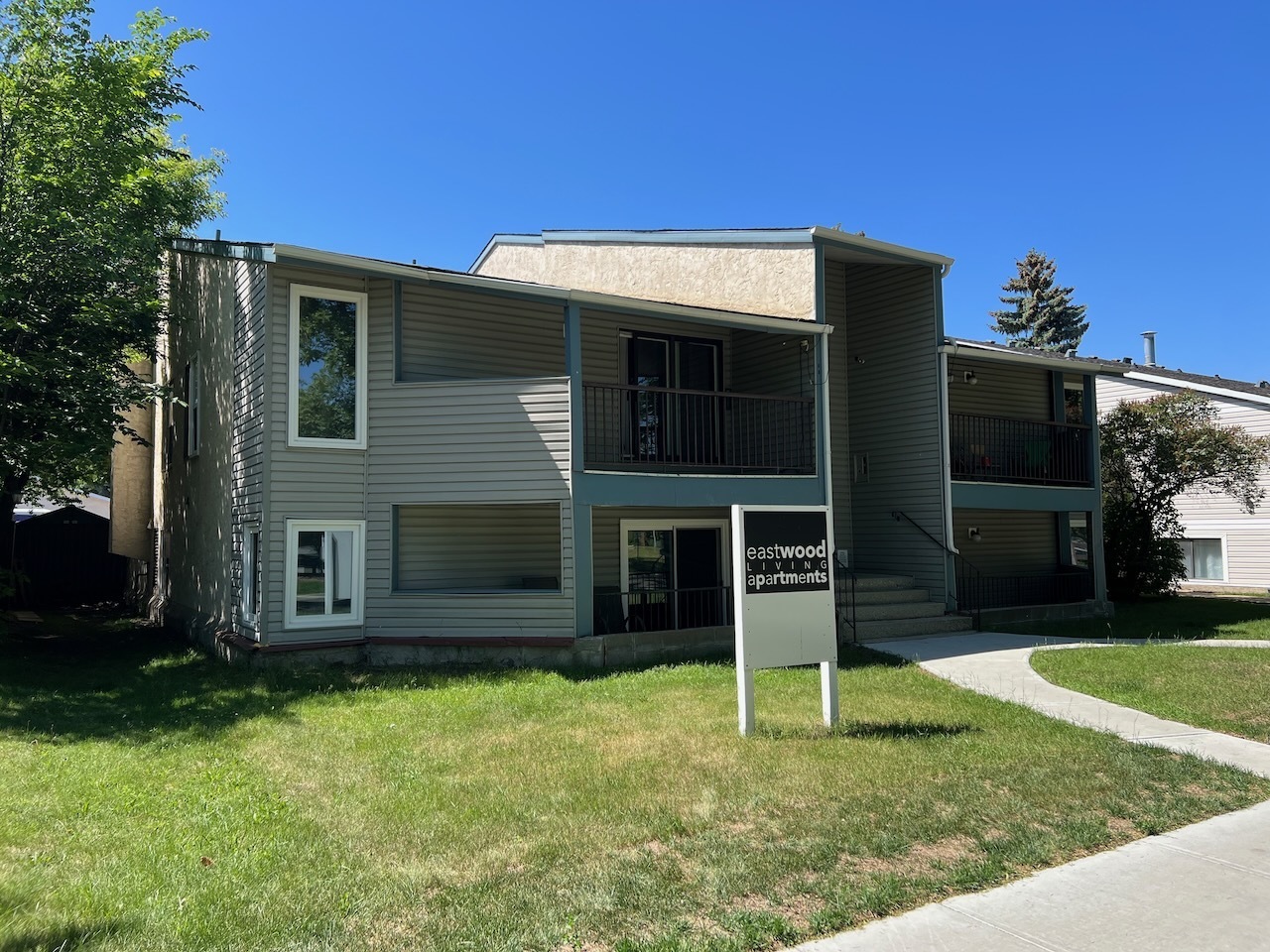 Eastwood Living Apartments, 11824 86 Street Northwest, Edmonton, AB T5B 3K1, Canada