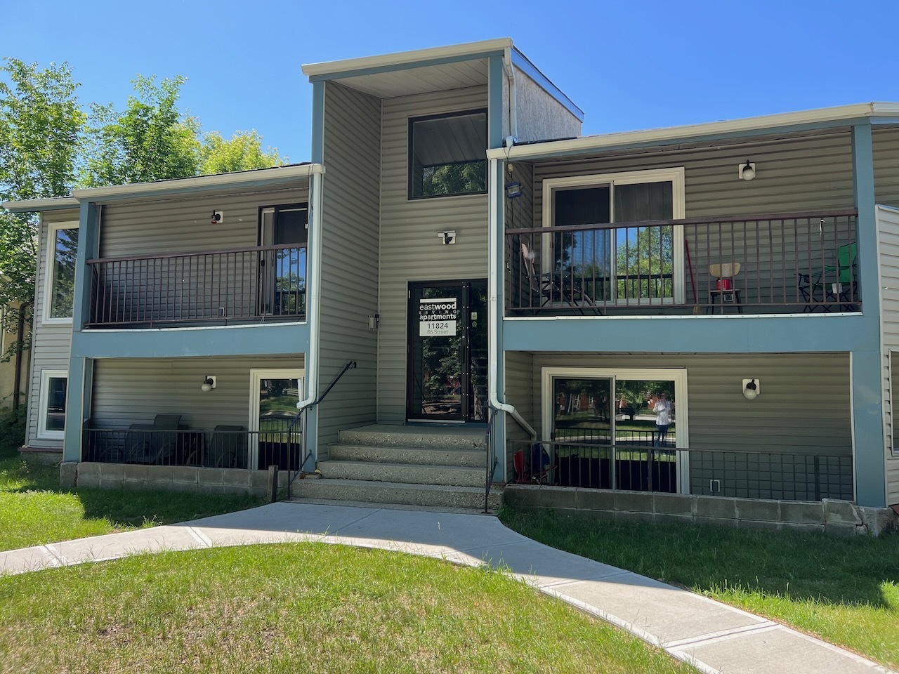 Eastwood Living Apartments, 11824 86 Street Northwest, Edmonton, AB T5B 3K1, Canada