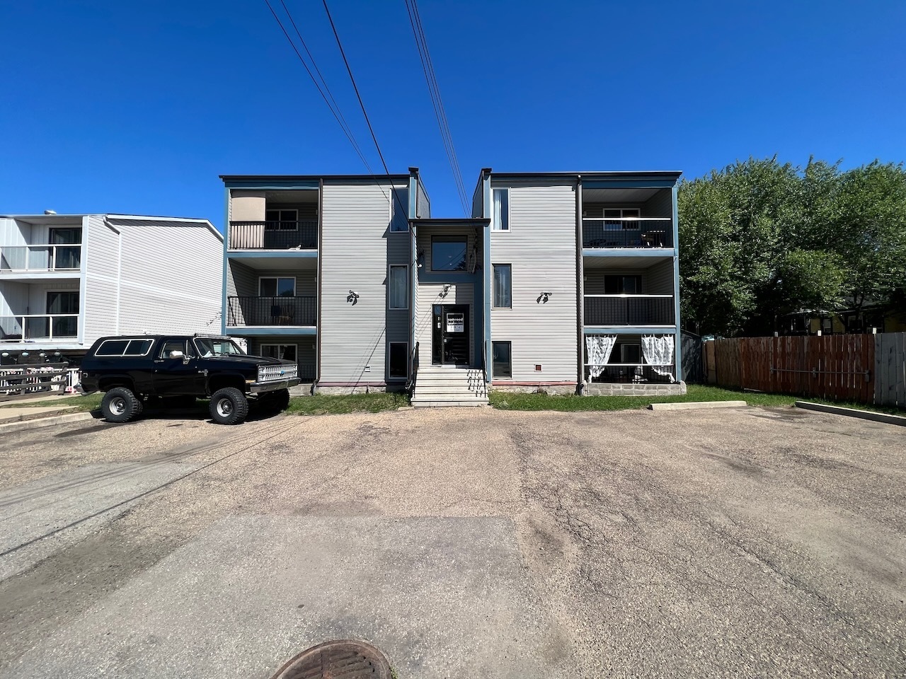 Eastwood Living Apartments, 11824 86 Street Northwest, Edmonton, AB T5B 3K1, Canada