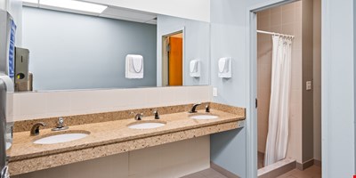 43 Nagog Park, Acton, MA 01720 — Lease in Acton, MA, photo 4 of 8