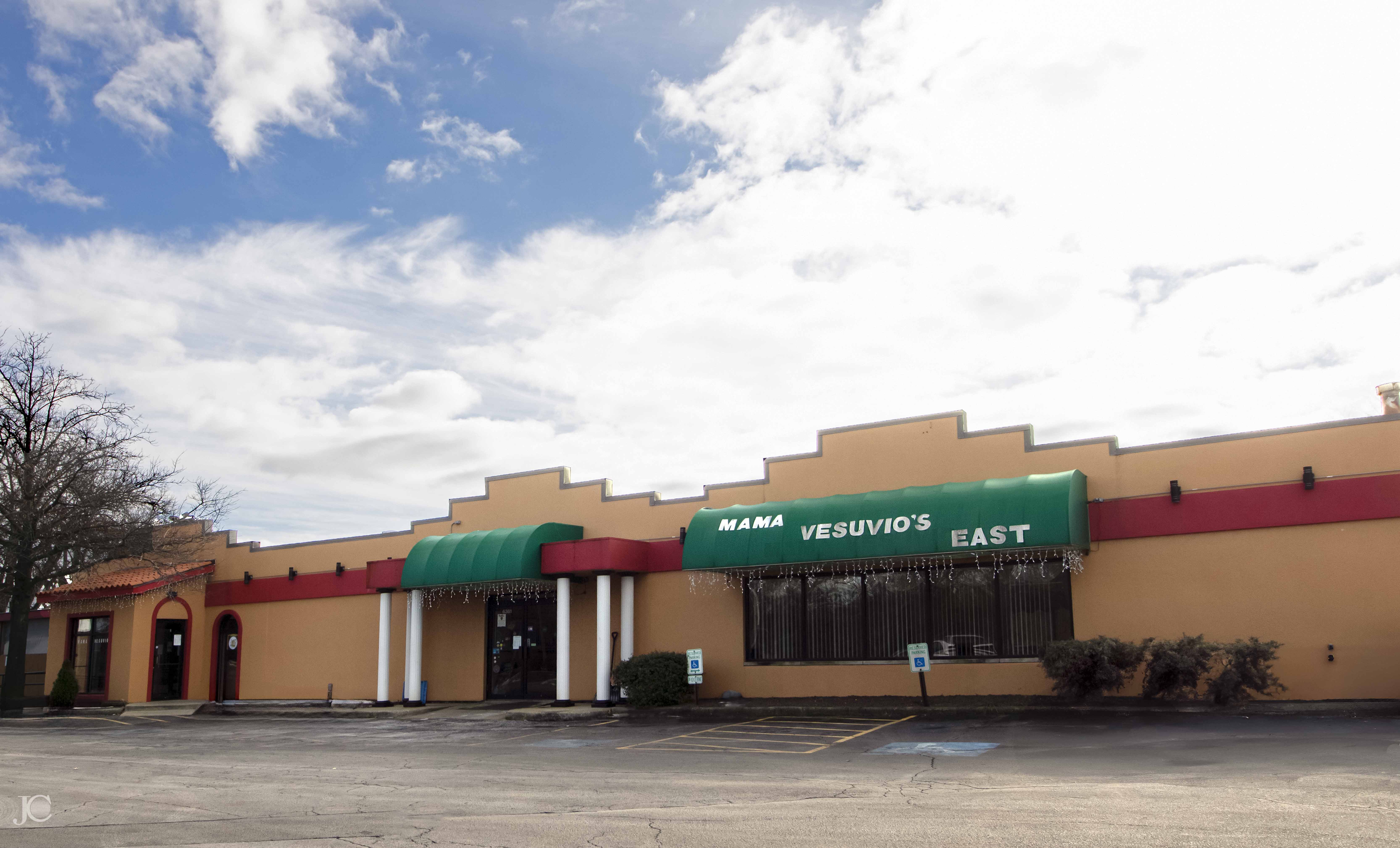 Mama Vesuvio East, 6361 West College Drive, Palos Heights, IL 60463
