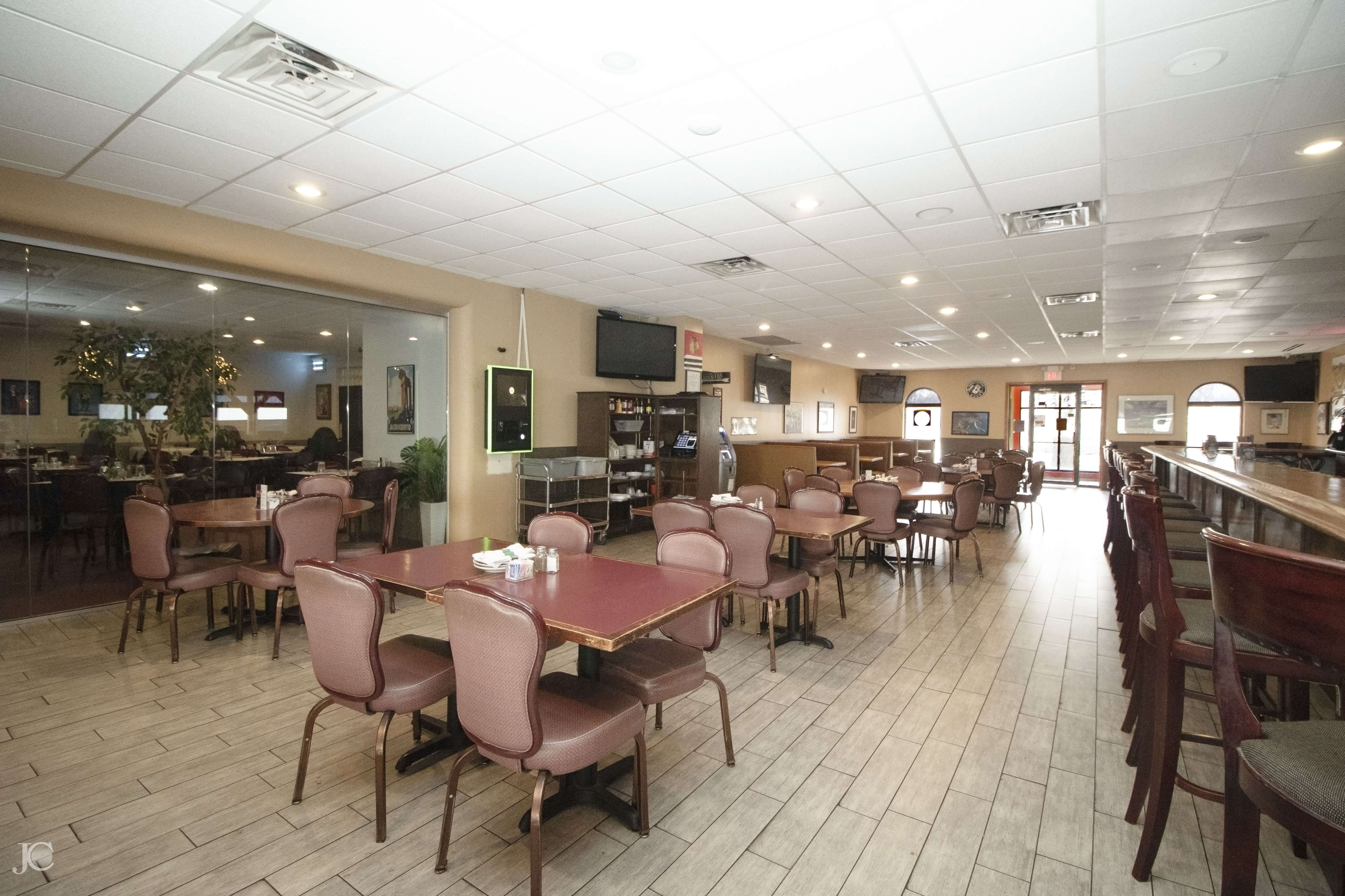 Mama Vesuvio East, 6361 West College Drive, Palos Heights, IL 60463