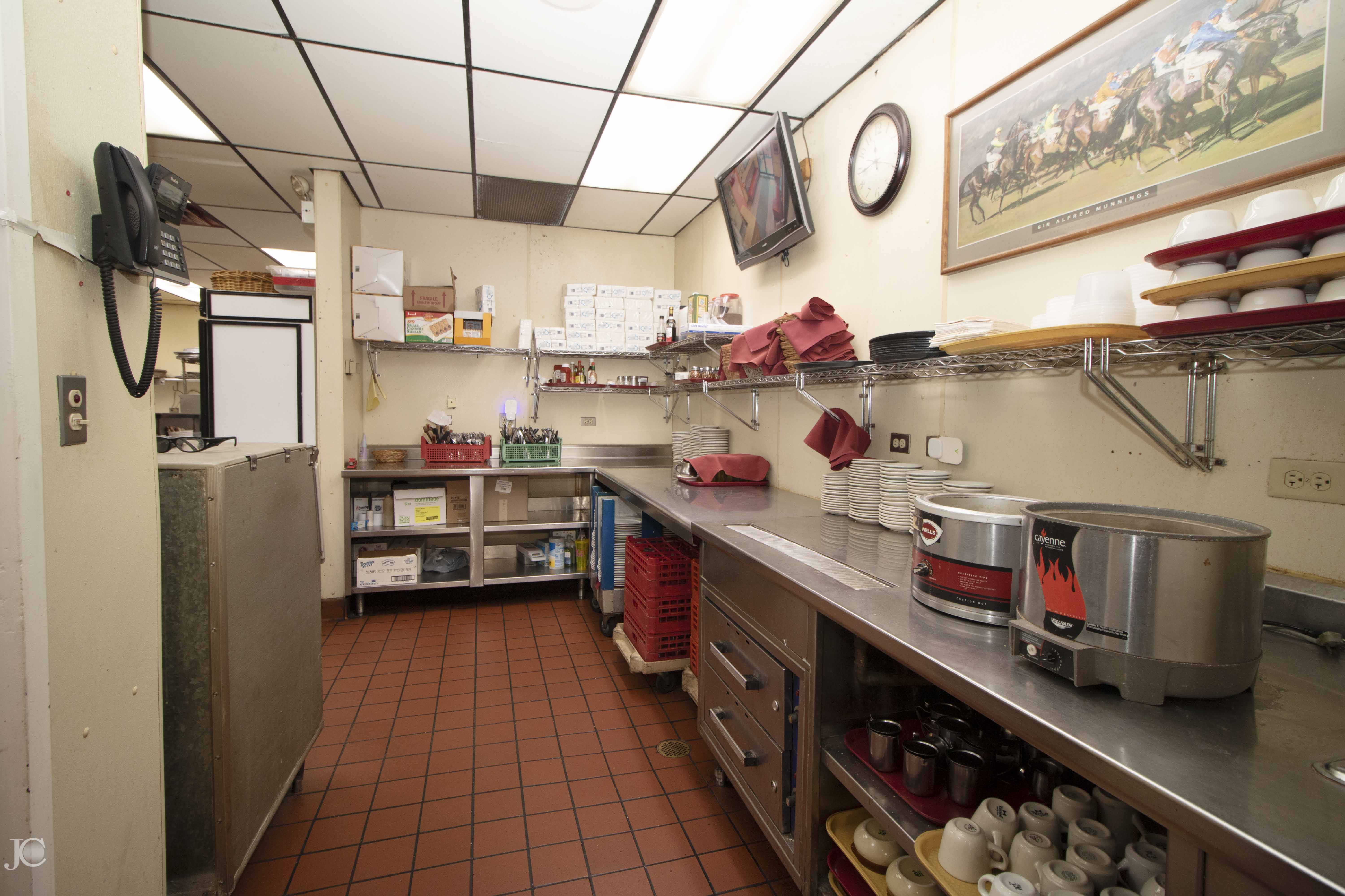 Mama Vesuvio East, 6361 West College Drive, Palos Heights, IL 60463