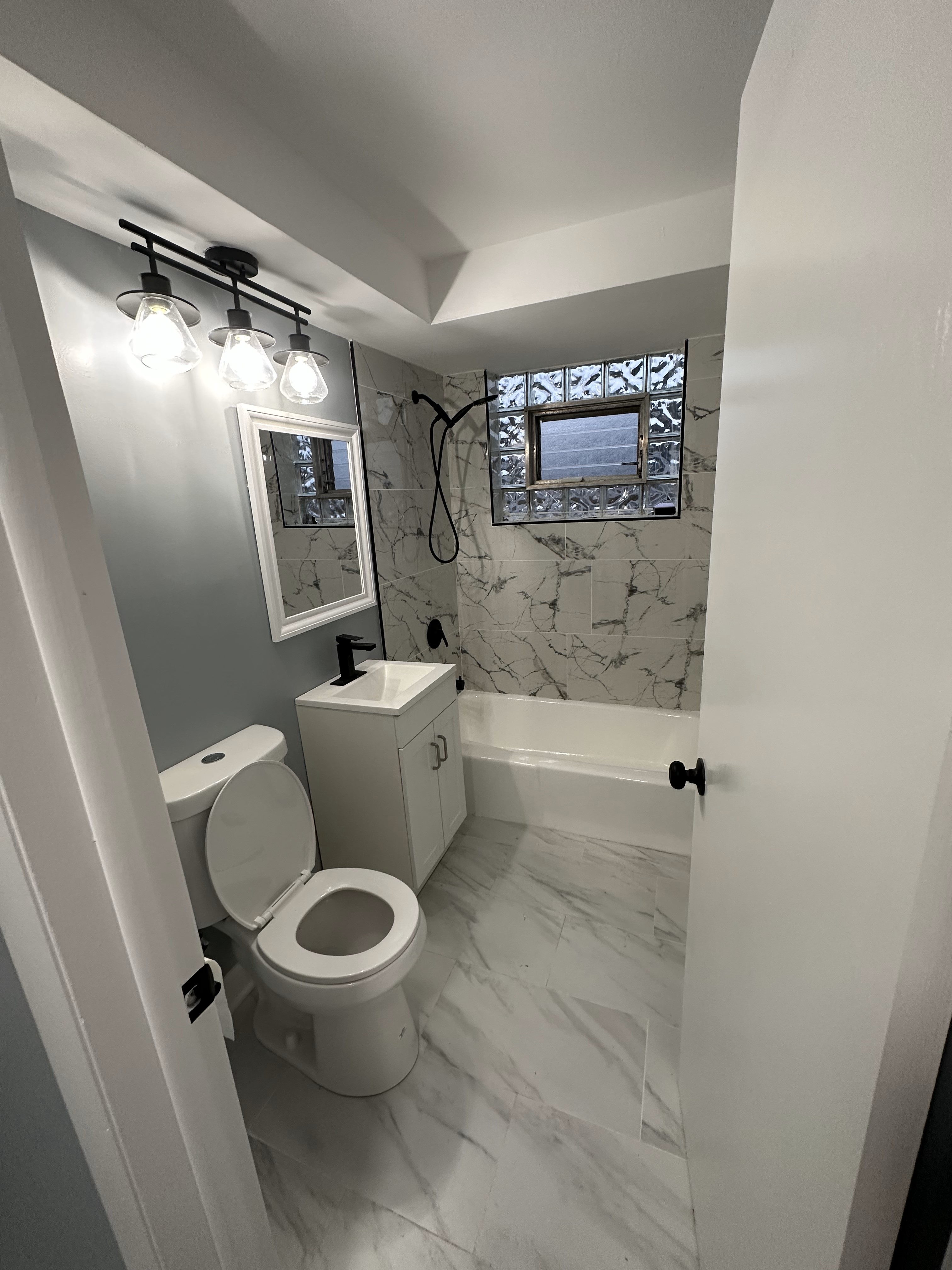 Chicagoland 6 Flat Investment, 6212 West Montrose Avenue, Chicago, IL 60634