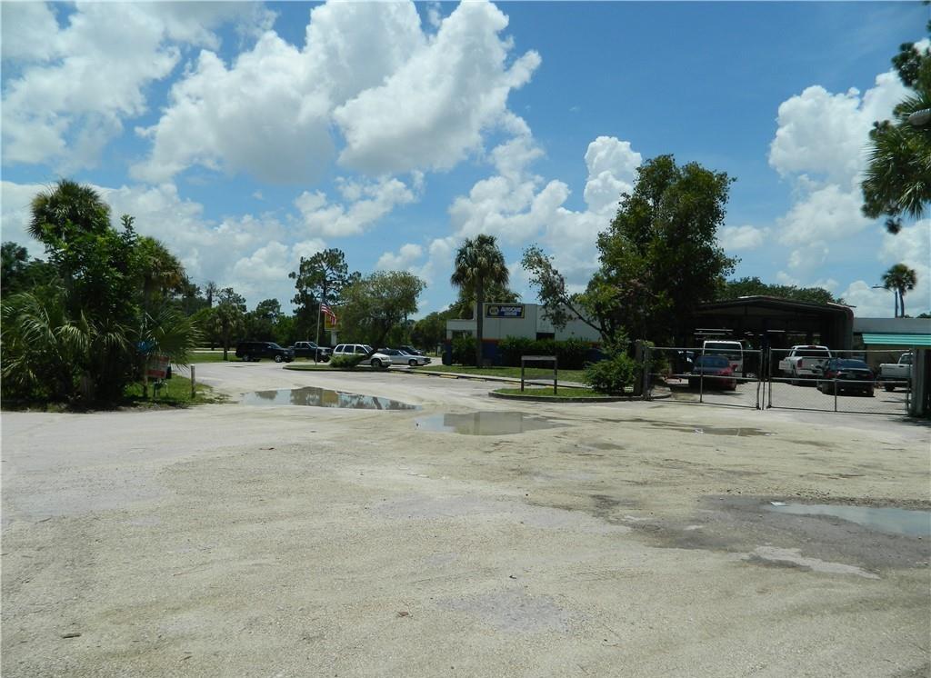 Retail Commercial Property For Sale, 6371 Bayshore Road, North Fort Myers, FL 33917