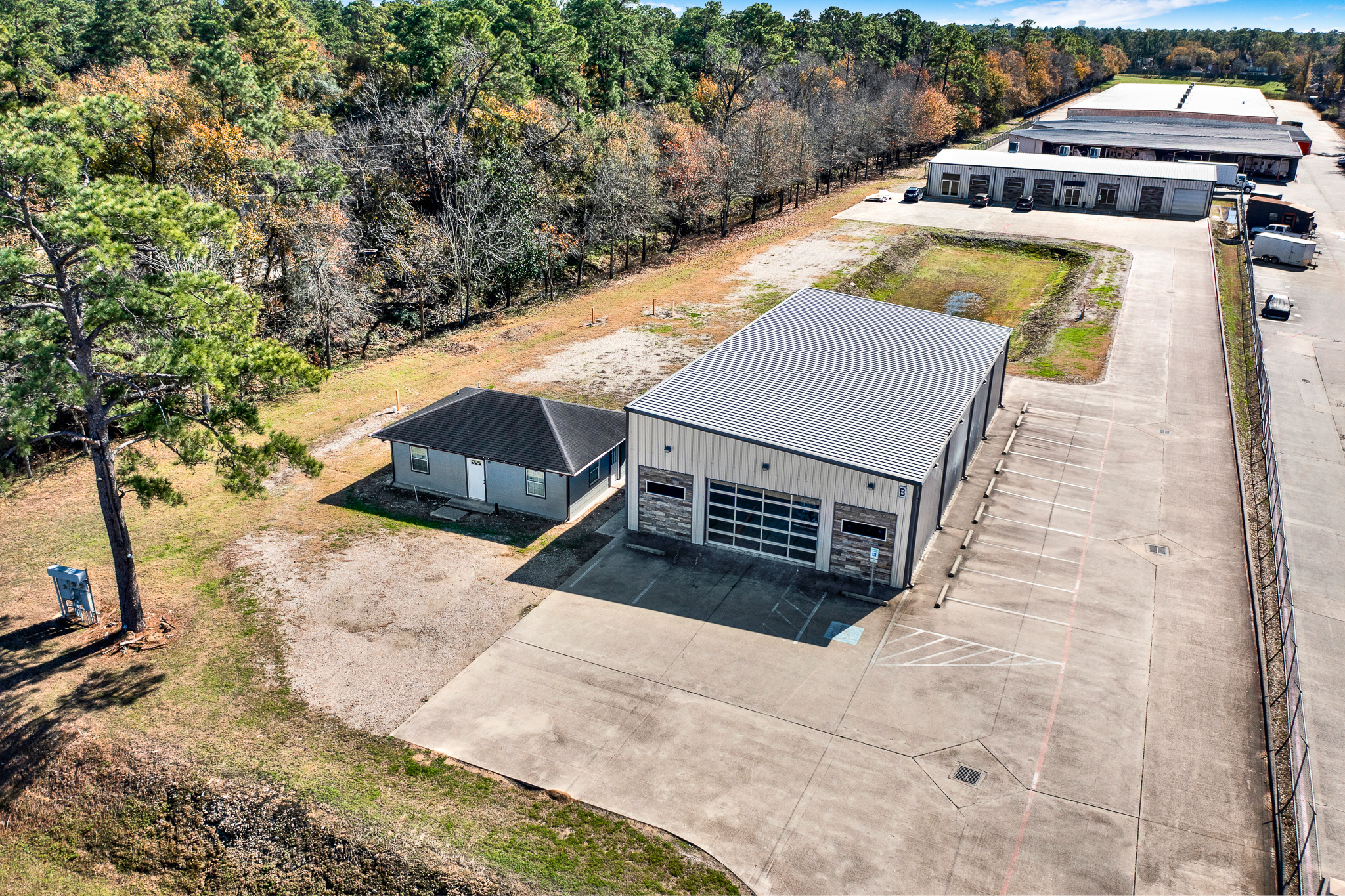 Prime Retail/flex space for lease, 11551 Louetta Road, Houston, TX 77070