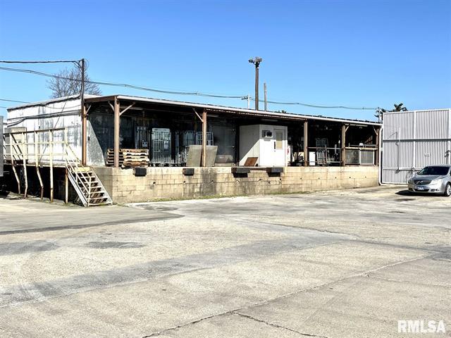 2004 N University Street, 2004 N UNIVERSITY Street, Peoria, IL 61604