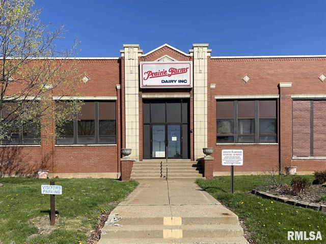 2004 N University Street, 2004 N UNIVERSITY Street, Peoria, IL 61604