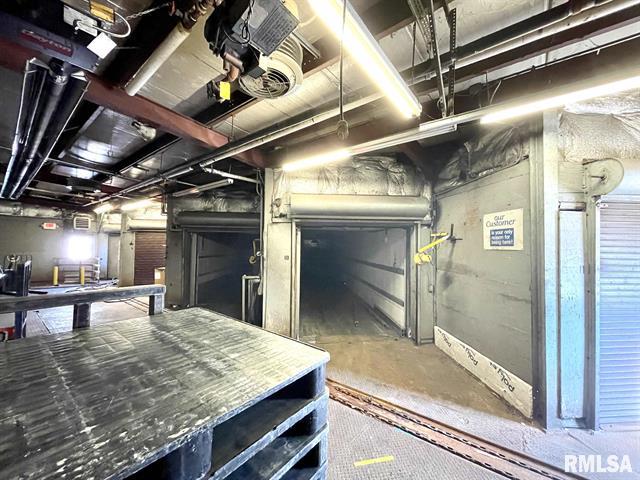 2004 N University Street, 2004 N UNIVERSITY Street, Peoria, IL 61604