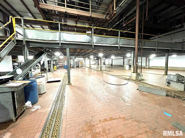 2004 N University Street, 2004 N UNIVERSITY Street, Peoria, IL 61604