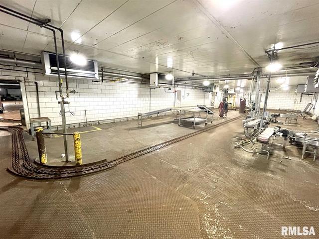 2004 N University Street, 2004 N UNIVERSITY Street, Peoria, IL 61604