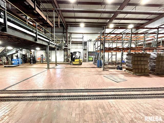 2004 N University Street, 2004 N UNIVERSITY Street, Peoria, IL 61604