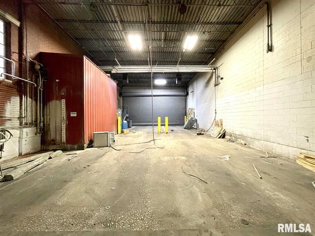 2004 N University Street, 2004 N UNIVERSITY Street, Peoria, IL 61604