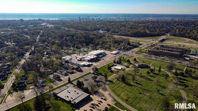 2004 N University Street, 2004 N UNIVERSITY Street, Peoria, IL 61604