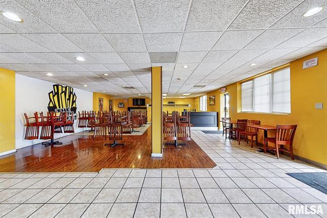 3125-3133 N Prospect Road, 3125-3133 N PROSPECT Road, Peoria, IL 61603