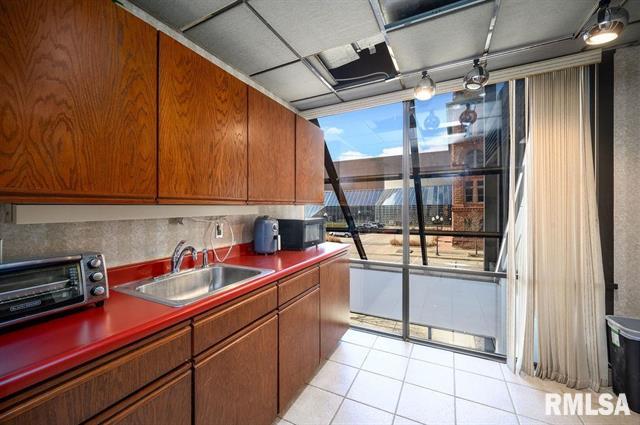 456 Fulton Street - Suite 200, 456 FULTON Street, Peoria, IL 61602