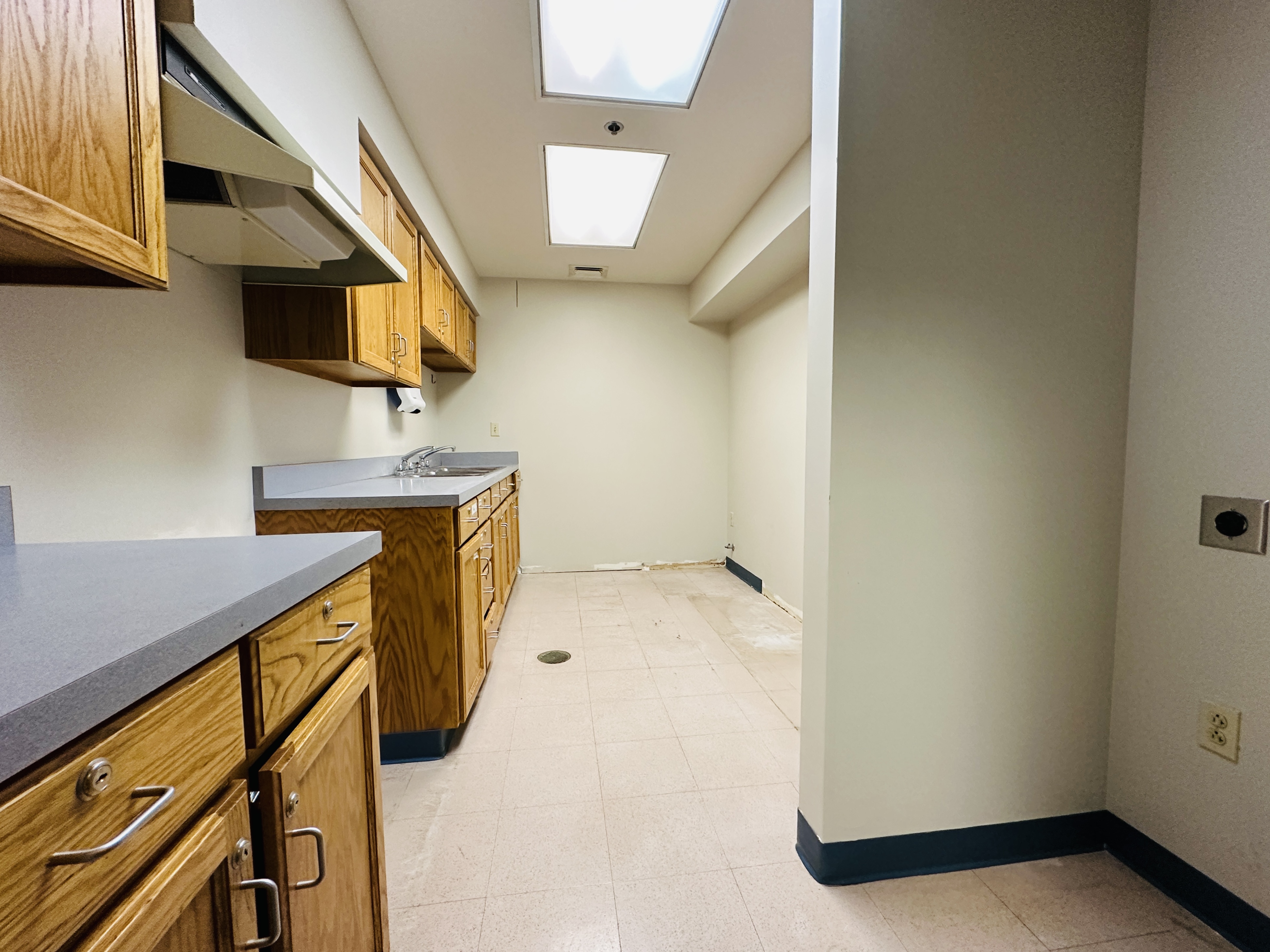 113 SW Adams Street, 113 SW ADAMS Street, Peoria, IL 61602