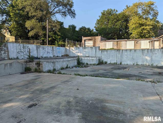 2701-2705 NE Adams Street, 2701-2705 NE ADAMS Street, Peoria, IL 61602