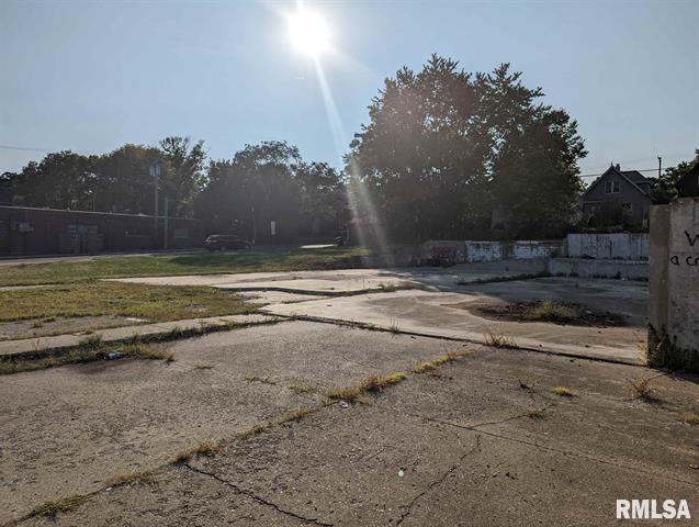 2701-2705 NE Adams Street, 2701-2705 NE ADAMS Street, Peoria, IL 61602