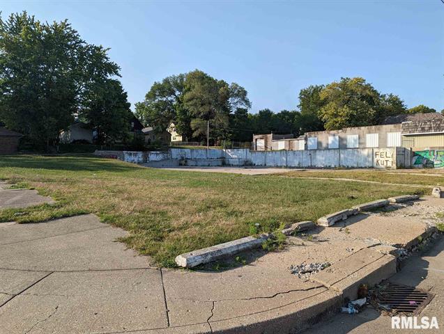 2701-2705 NE Adams Street, 2701-2705 NE ADAMS Street, Peoria, IL 61602