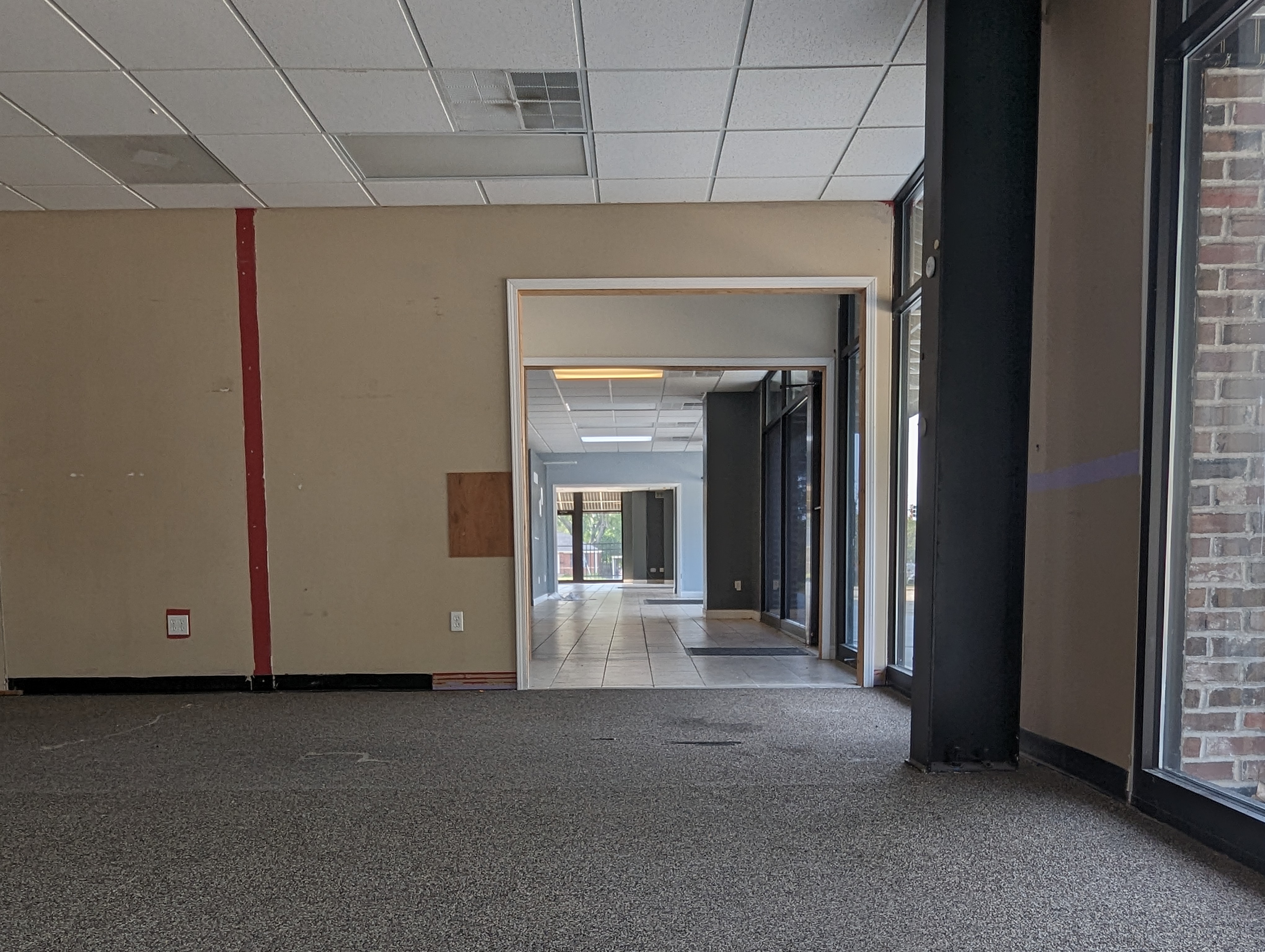 1001 E War Memorial Drive, 1001 E WAR MEMORIAL Drive, Peoria Heights, IL 61616