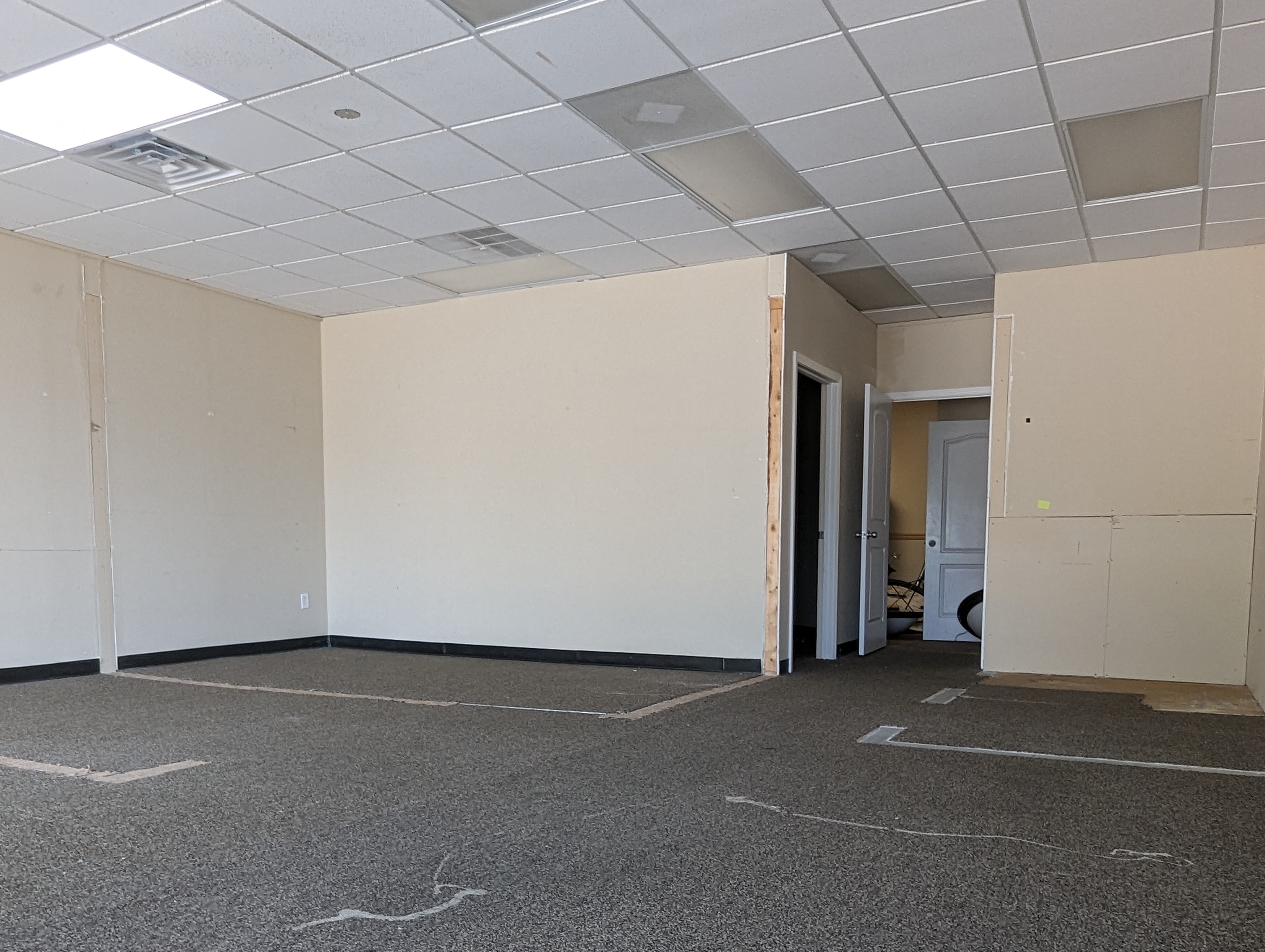1001 E War Memorial Drive, 1001 E WAR MEMORIAL Drive, Peoria Heights, IL 61616