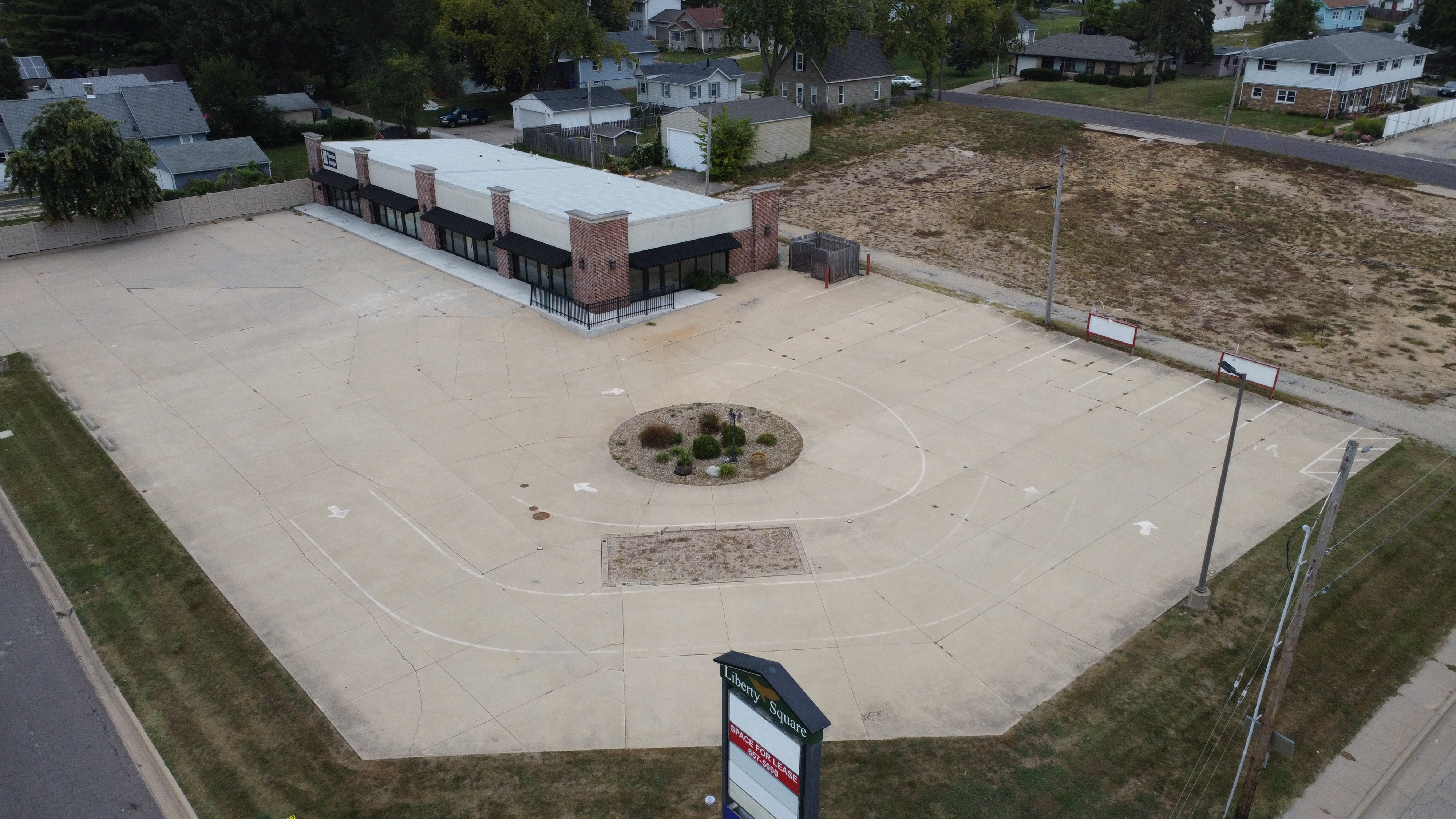 1001 E War Memorial Drive, 1001 E WAR MEMORIAL Drive, Peoria Heights, IL 61616