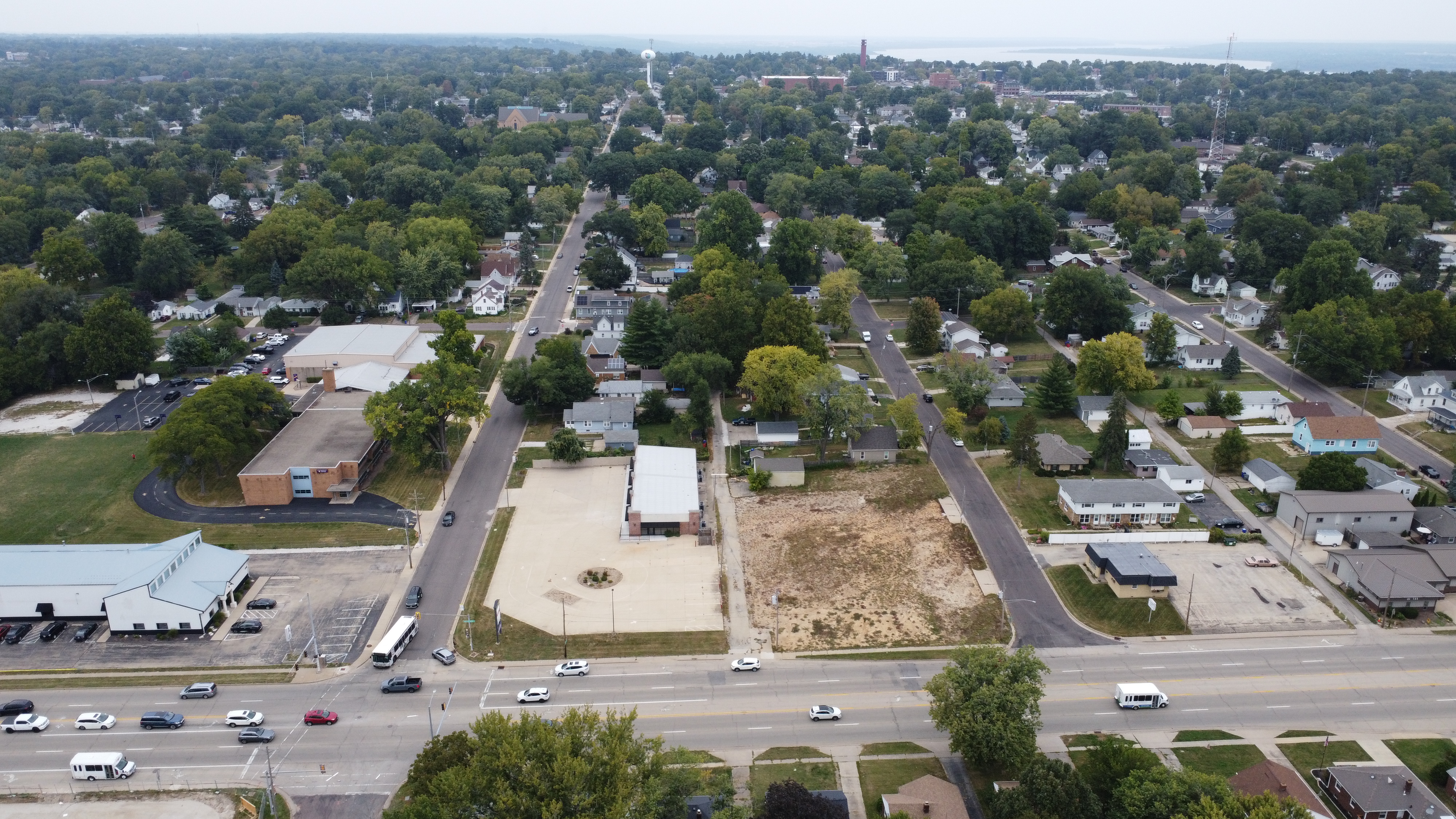 1001 E War Memorial Drive, 1001 E WAR MEMORIAL Drive, Peoria Heights, IL 61616