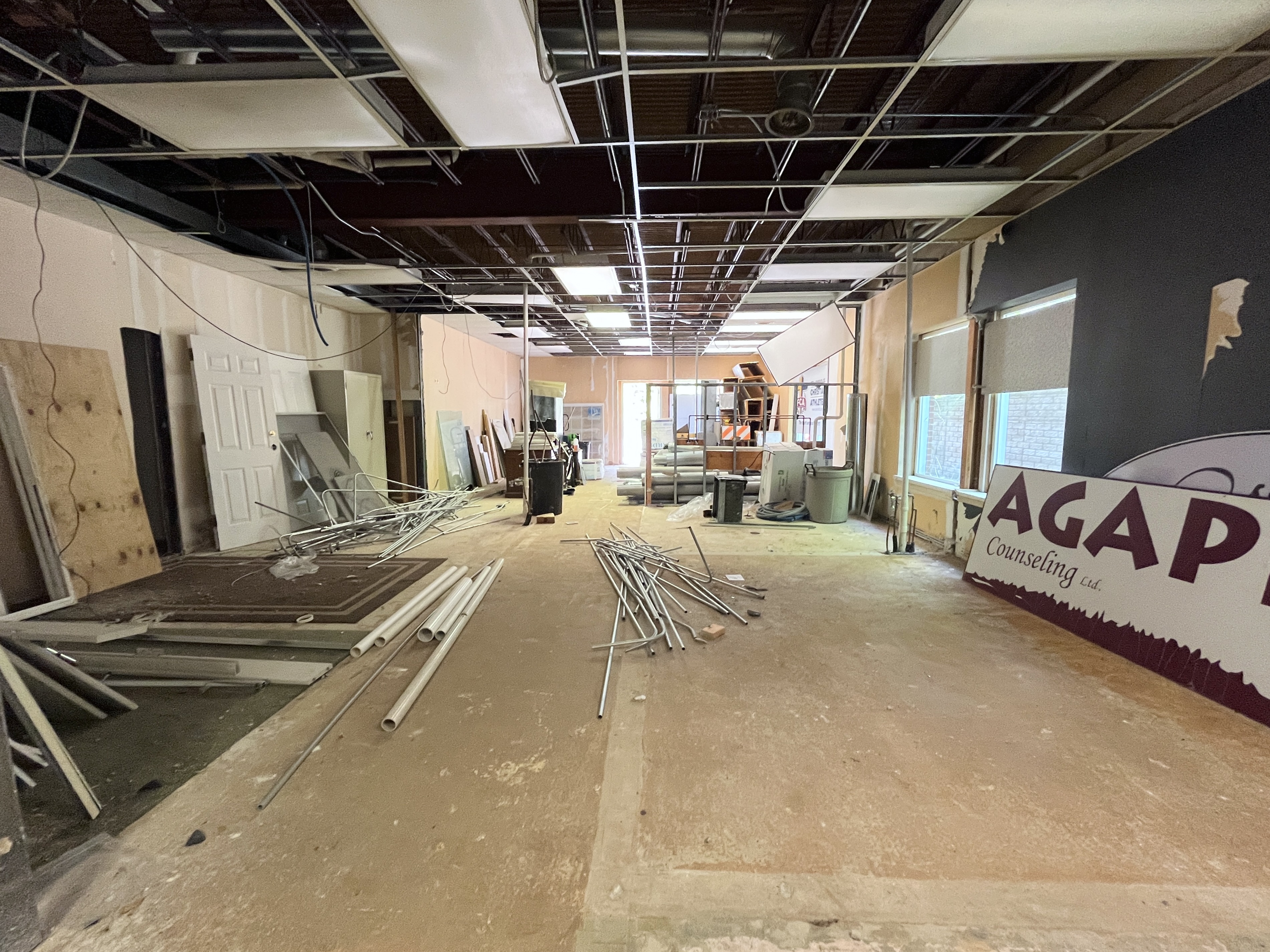 2001 W Willow Knolls Drive, 2001 West Willow Knolls Drive, Peoria, IL 61614